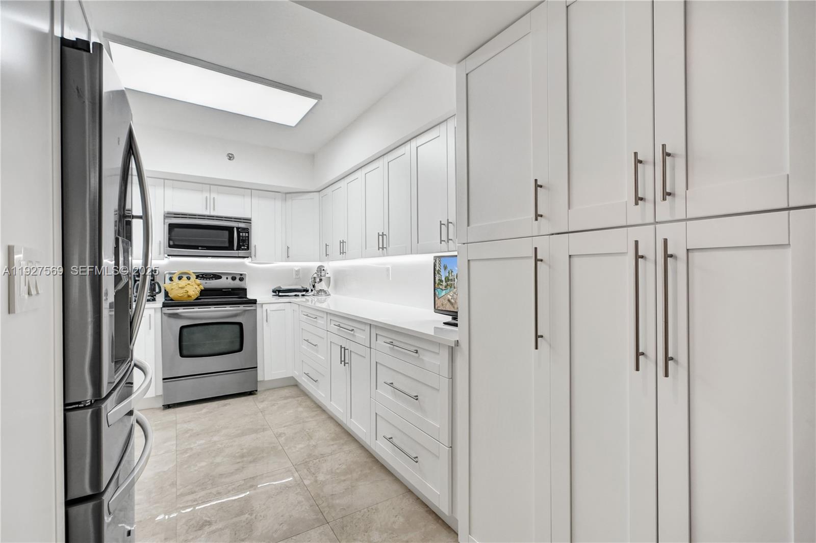 3600 Mystic Pointe Dr #311, Aventura FL 33180