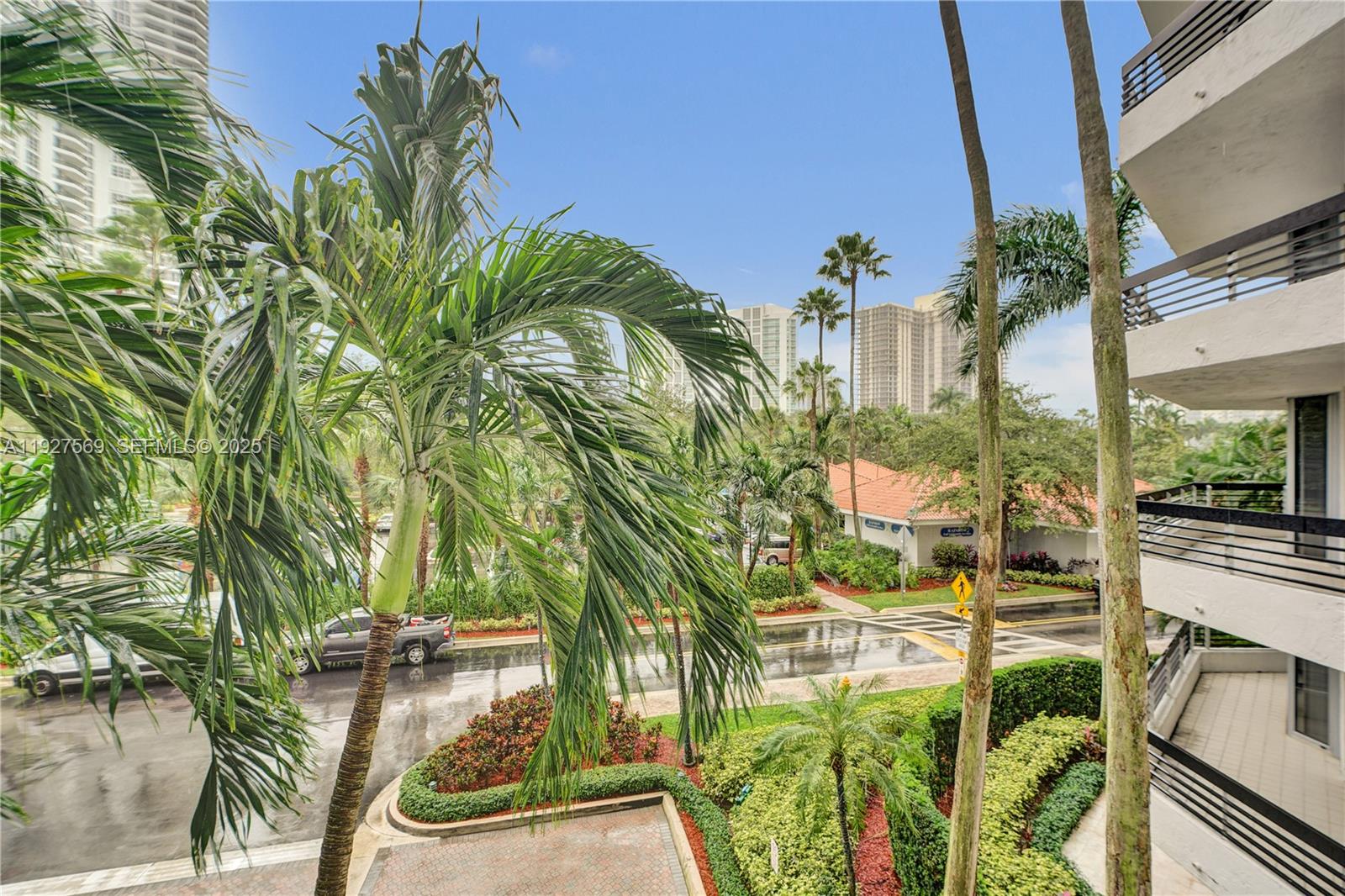 3600 Mystic Pointe Dr #311, Aventura FL 33180