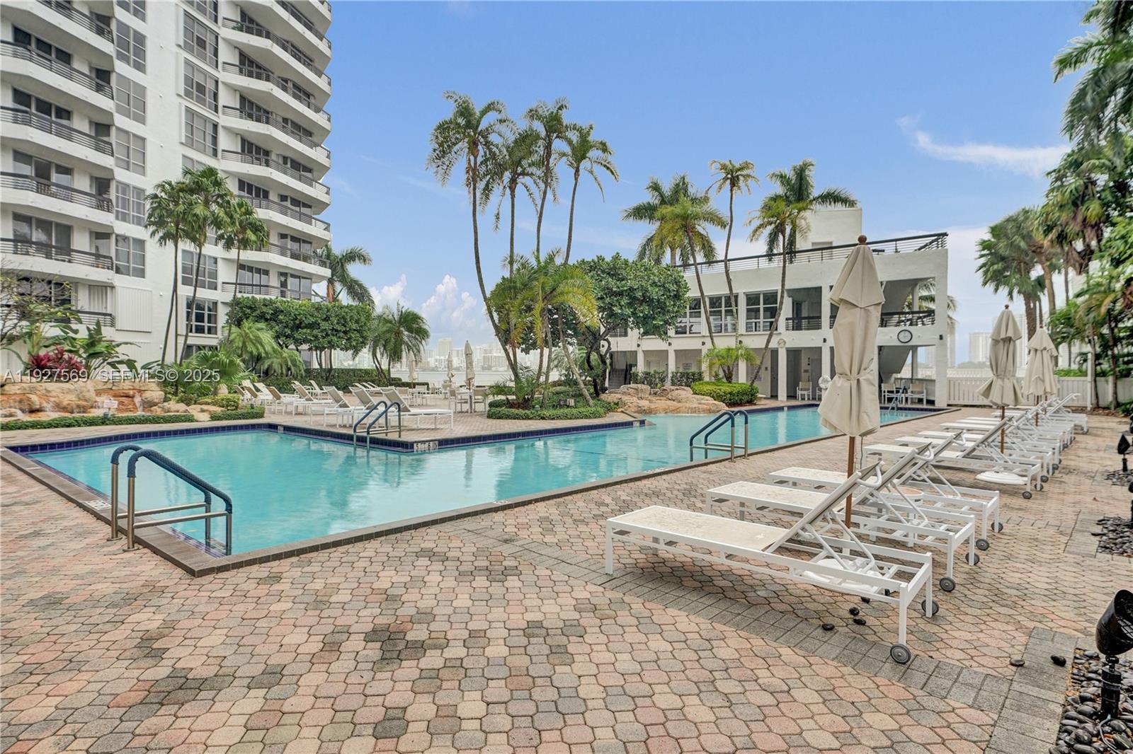 3600 Mystic Pointe Dr #311, Aventura FL 33180