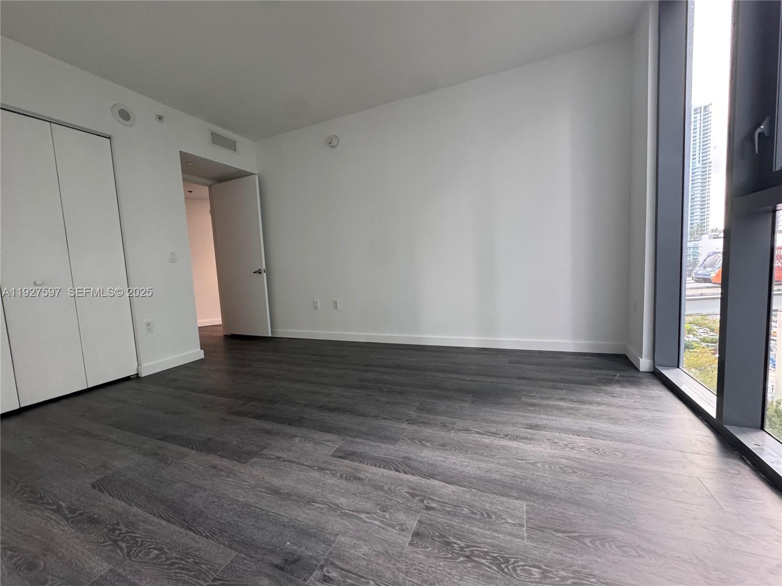 31 SE 6th St #902, Miami FL 33131