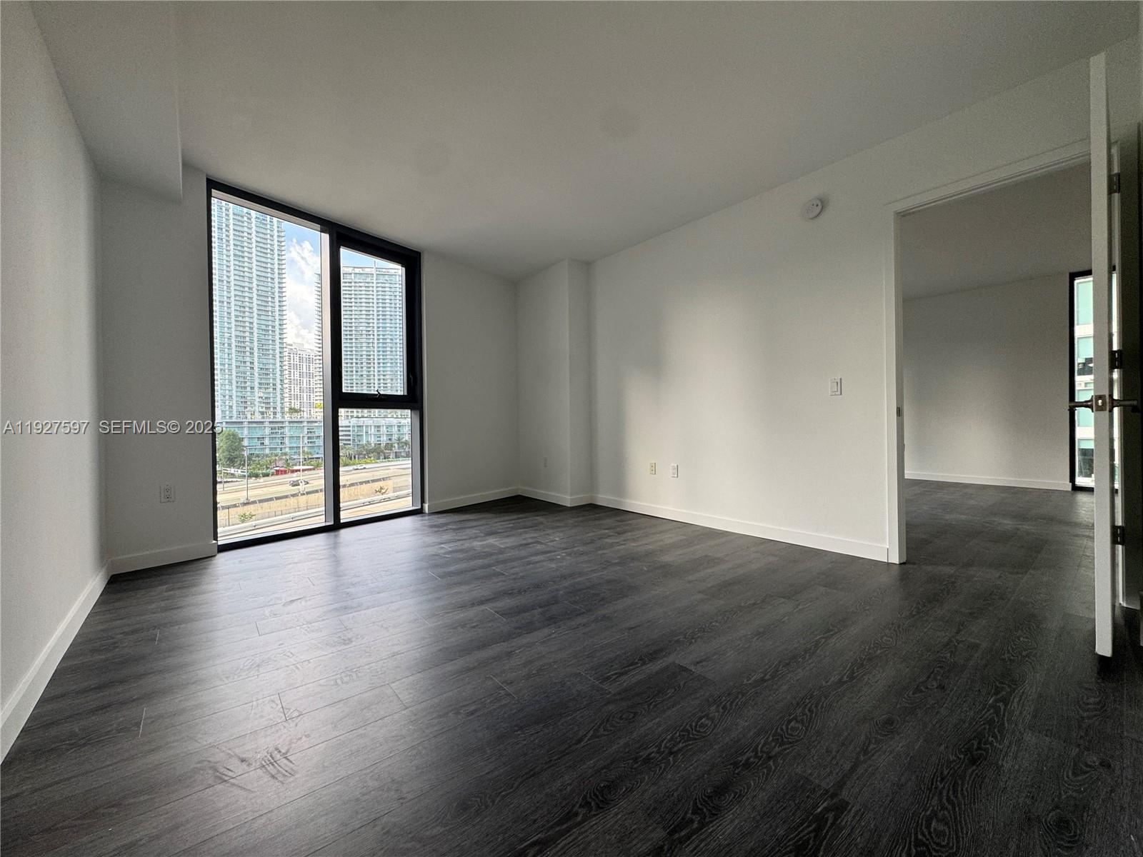 31 SE 6th St #902, Miami FL 33131