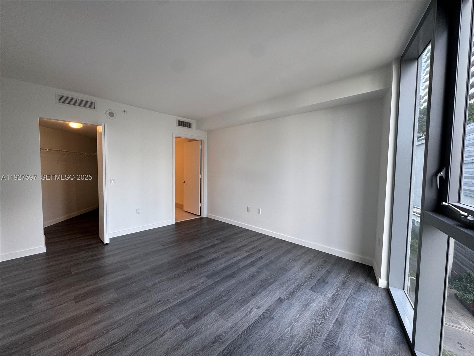 31 SE 6th St #902, Miami FL 33131
