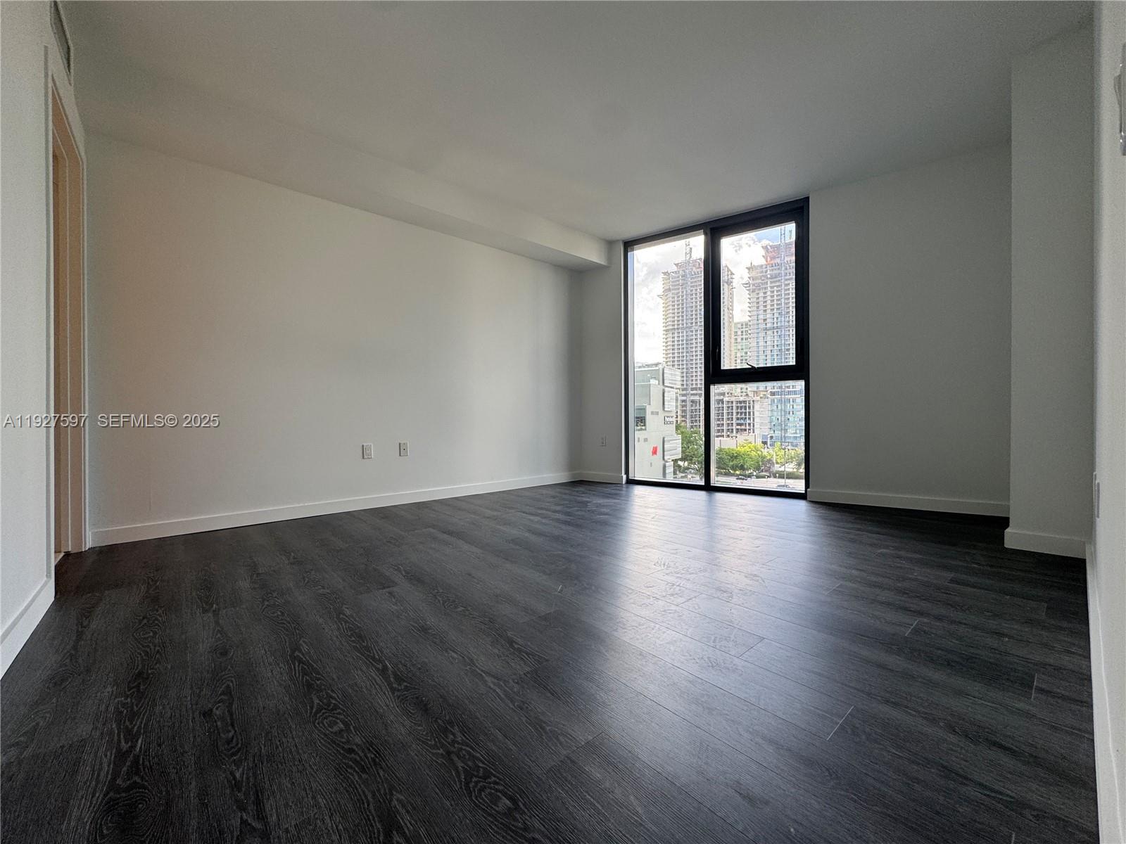 31 SE 6th St #902, Miami FL 33131