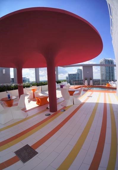 31 SE 6th St #902, Miami FL 33131