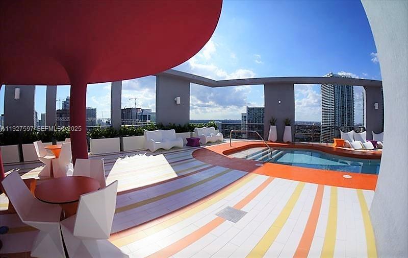 31 SE 6th St #902, Miami FL 33131
