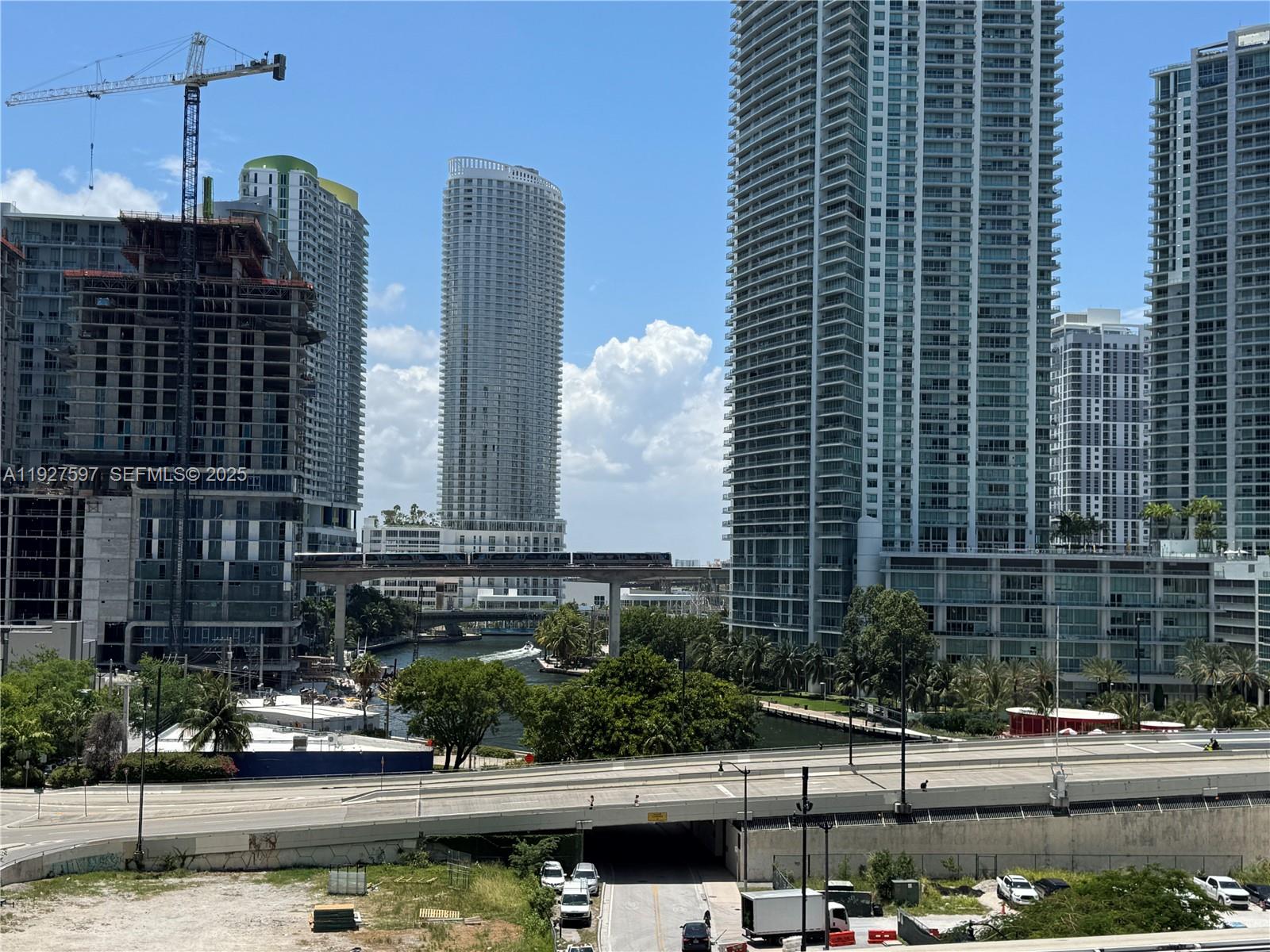 31 SE 6th St #902, Miami FL 33131