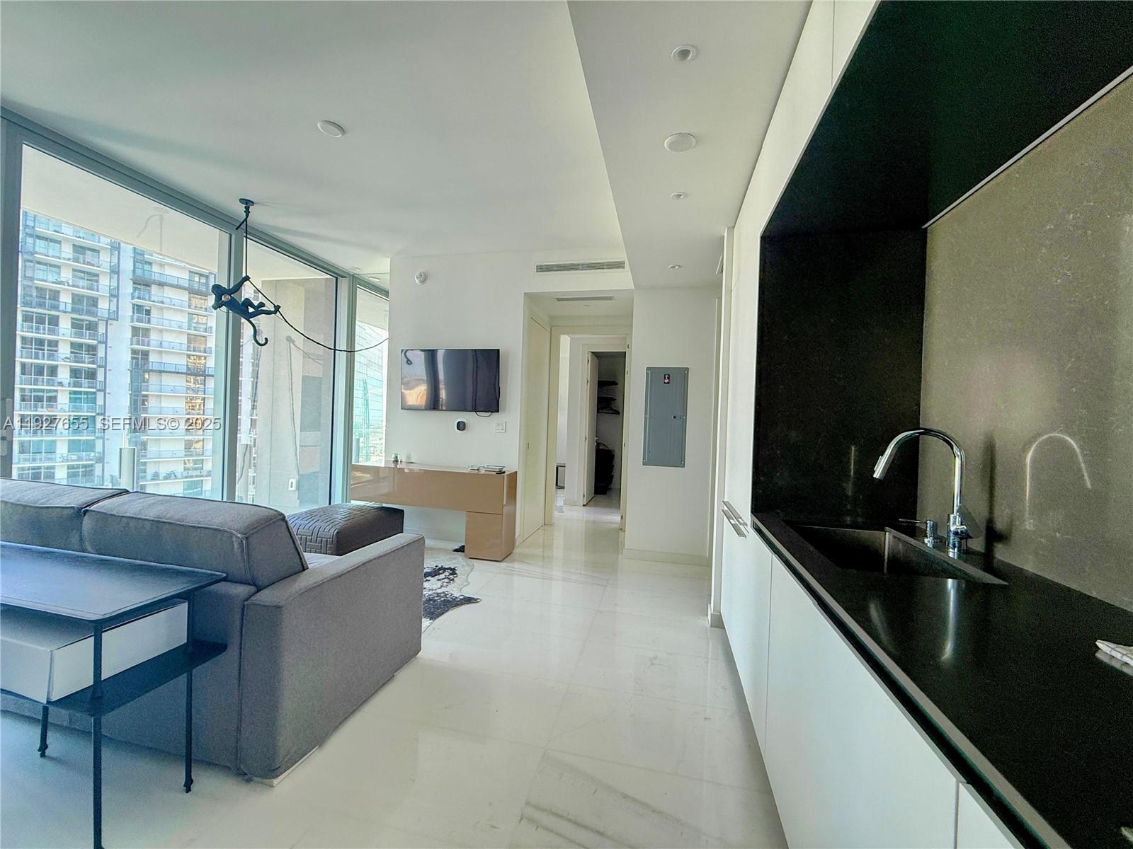 300 Biscayne Boulevard Way #3308W, Miami FL 33131