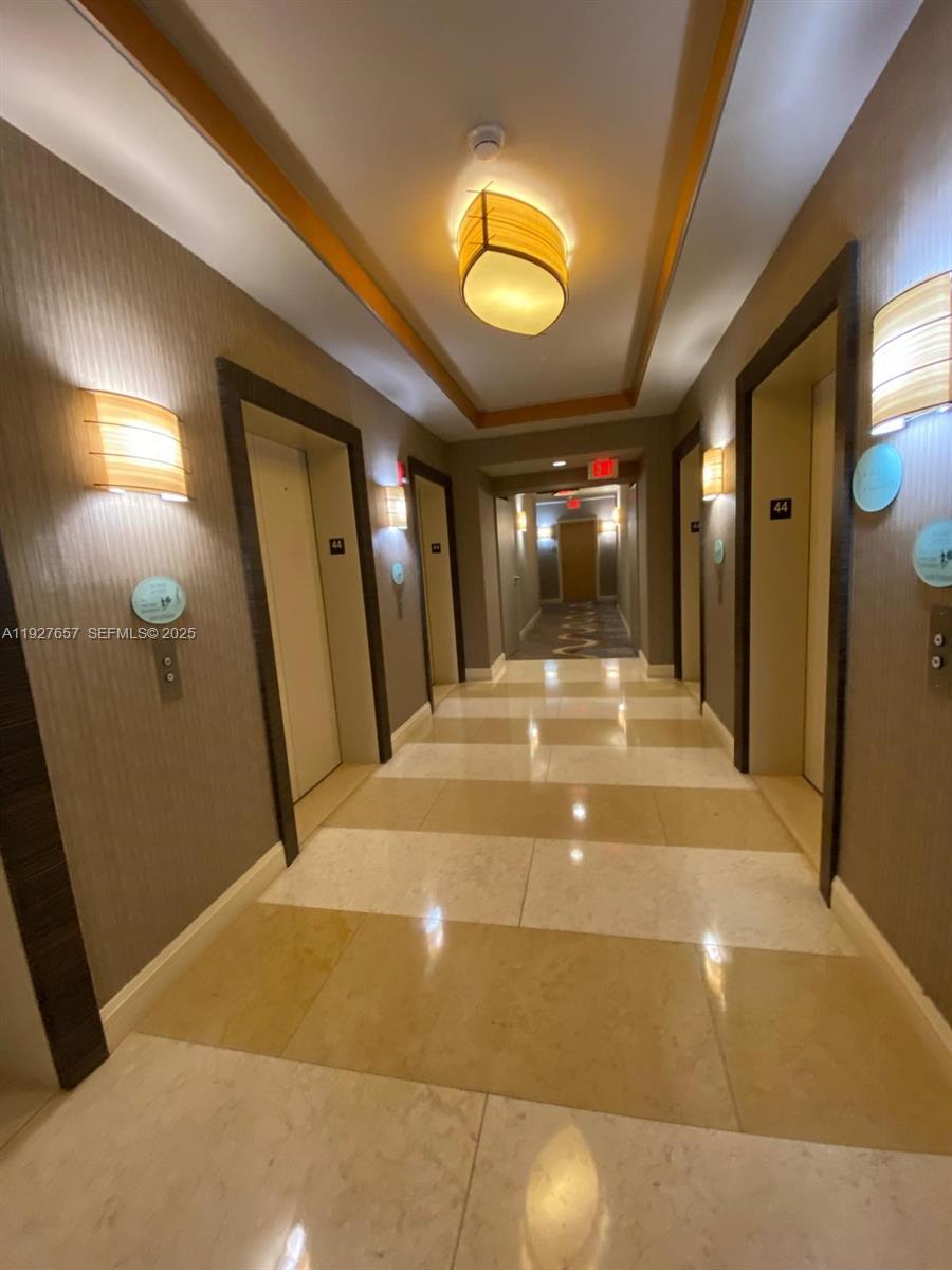 244 Biscayne Blvd #4404, Miami FL 33132