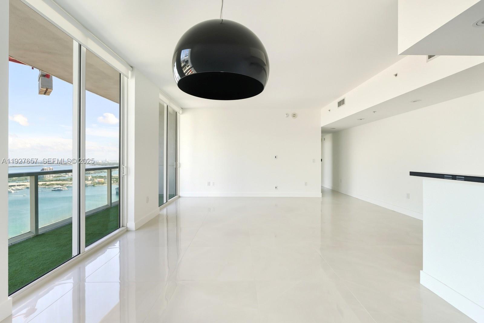 244 Biscayne Blvd #4404, Miami FL 33132