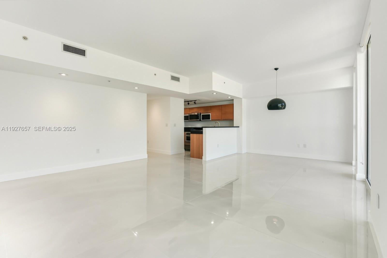 244 Biscayne Blvd #4404, Miami FL 33132