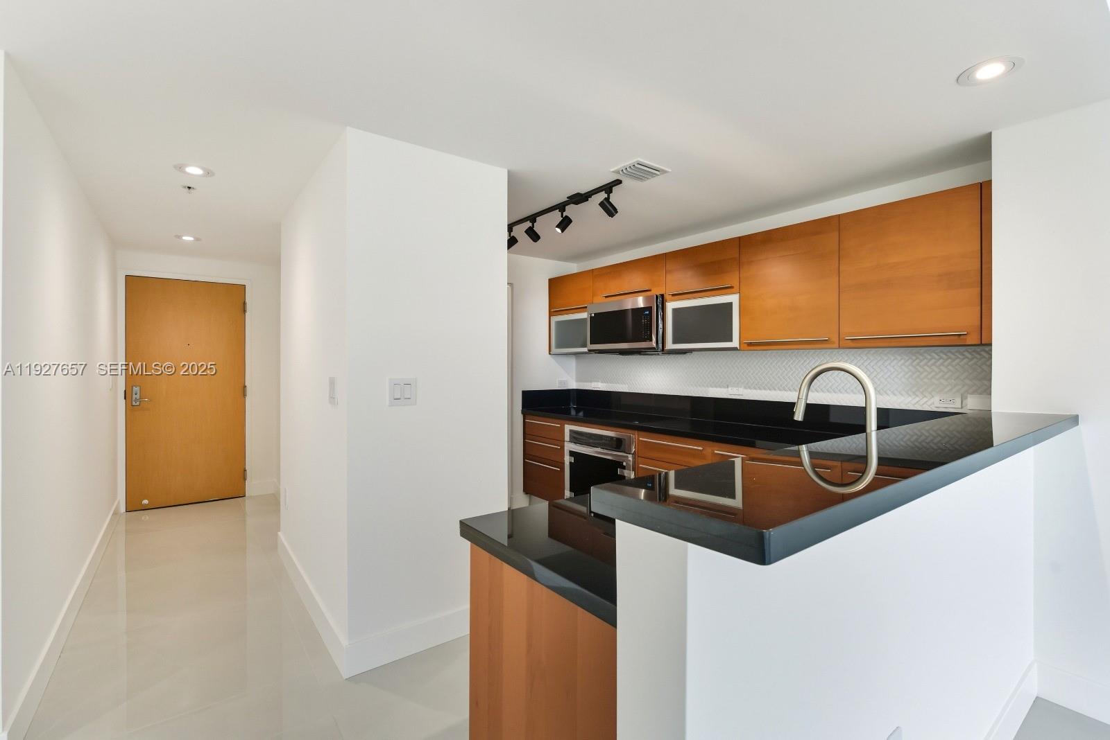 244 Biscayne Blvd #4404, Miami FL 33132
