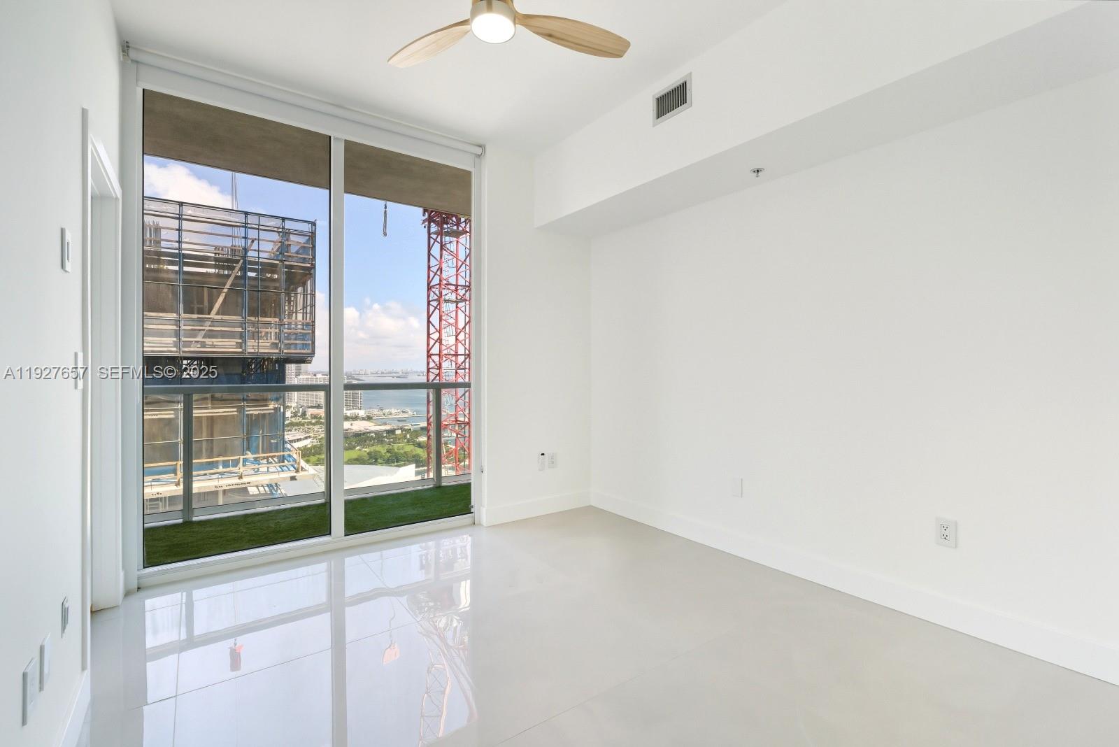 244 Biscayne Blvd #4404, Miami FL 33132