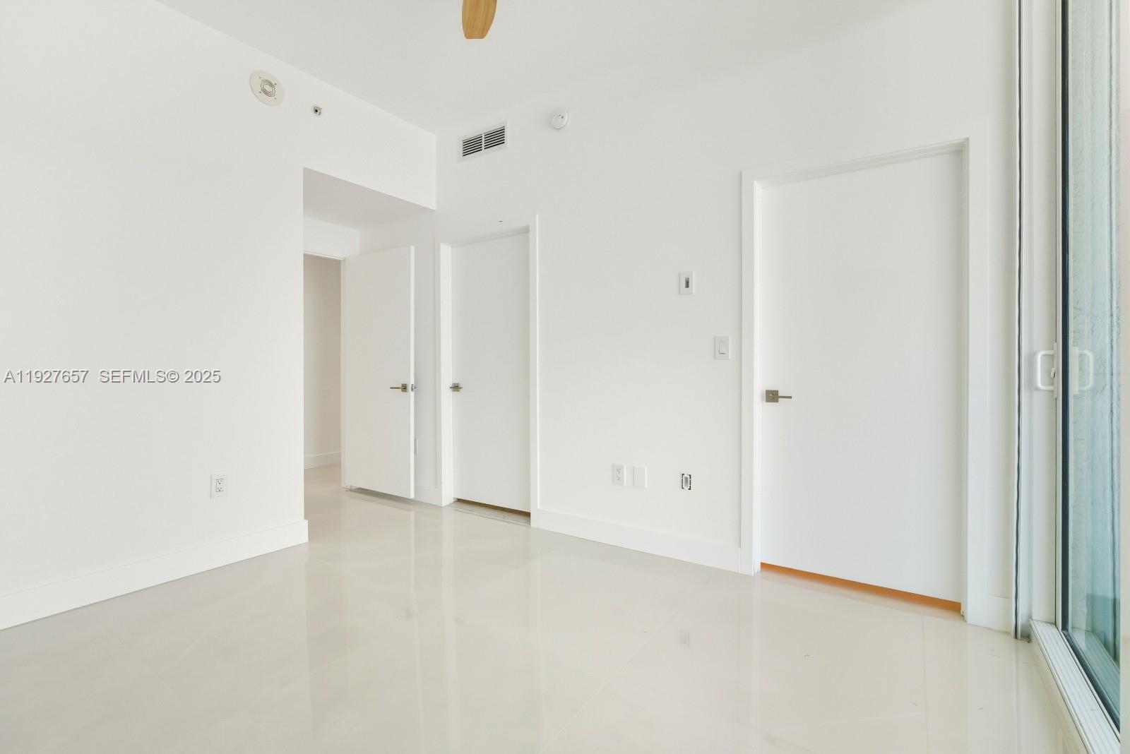 244 Biscayne Blvd #4404, Miami FL 33132