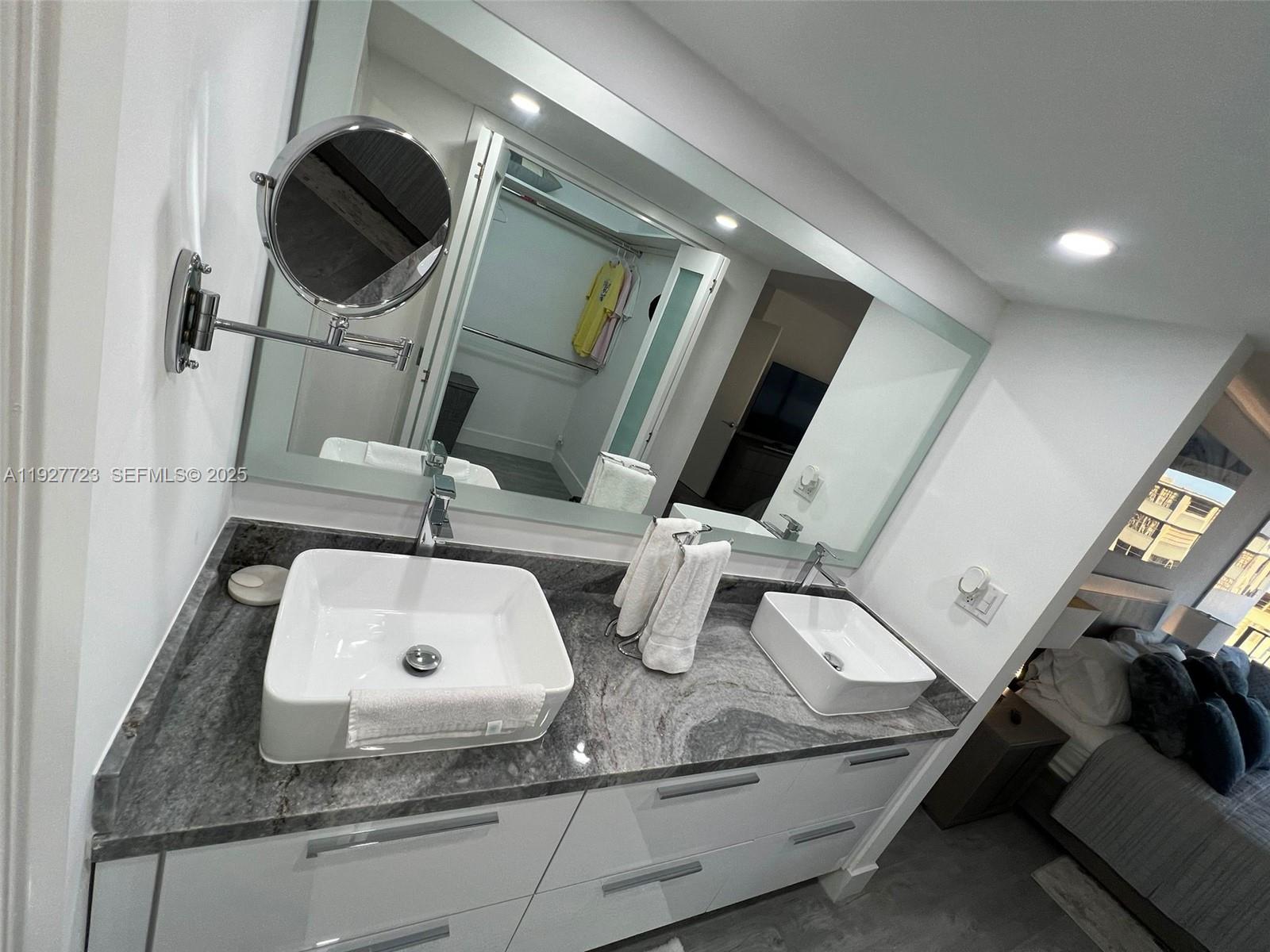 1865 Brickell Ave #A1607, Miami FL 33129