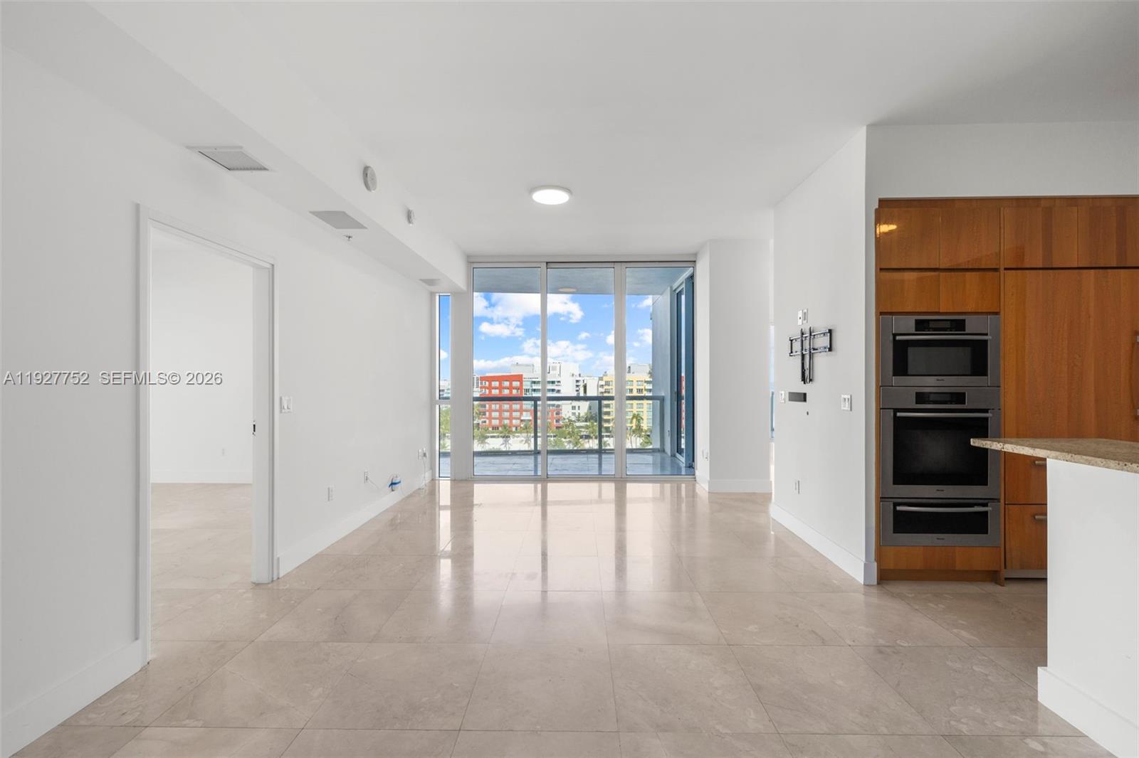 50 S Pointe Dr #1107, Miami Beach FL 33139