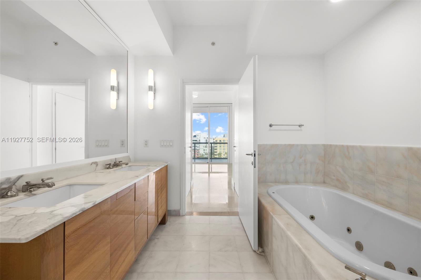 50 S Pointe Dr #1107, Miami Beach FL 33139