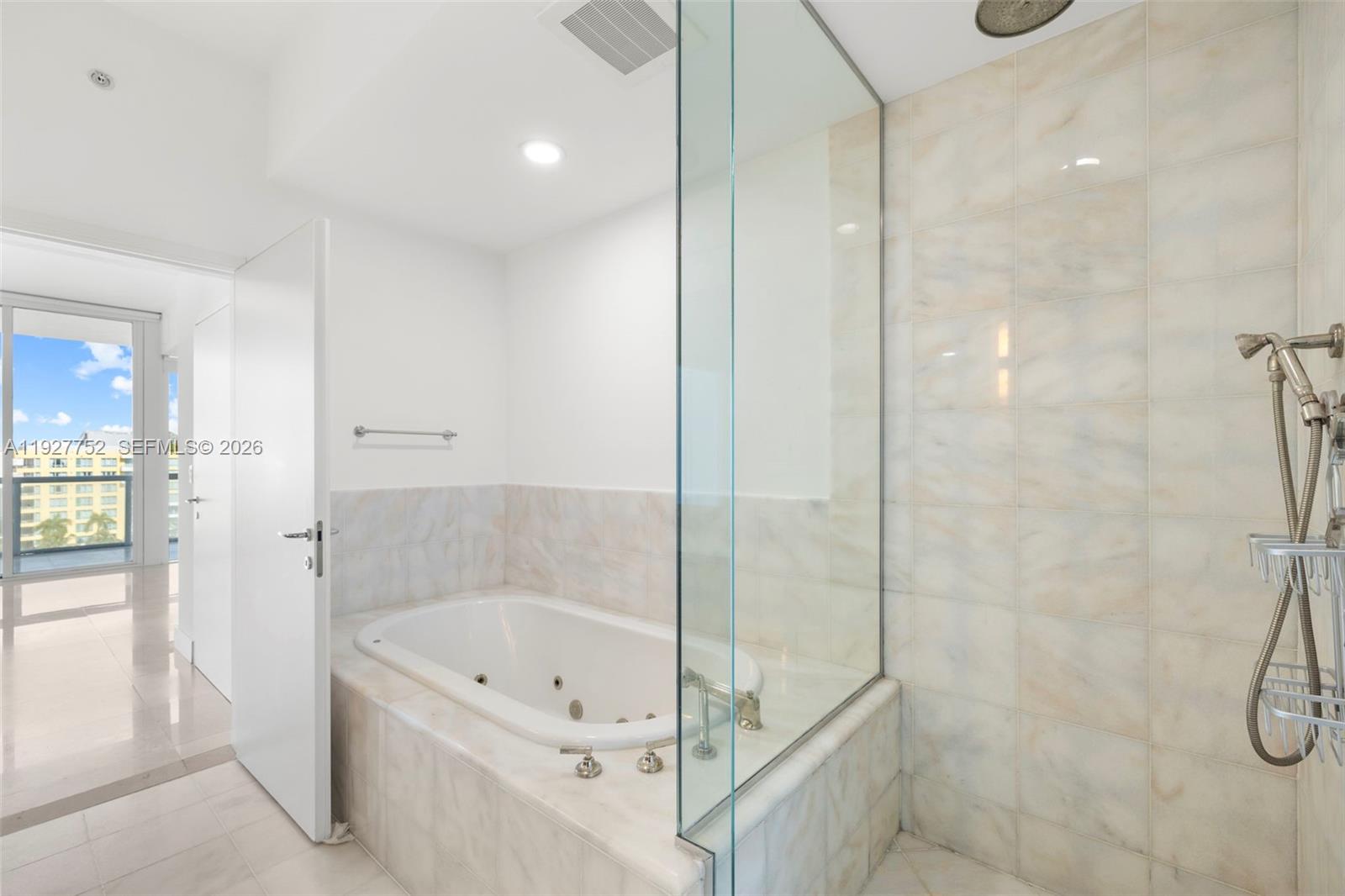 50 S Pointe Dr #1107, Miami Beach FL 33139