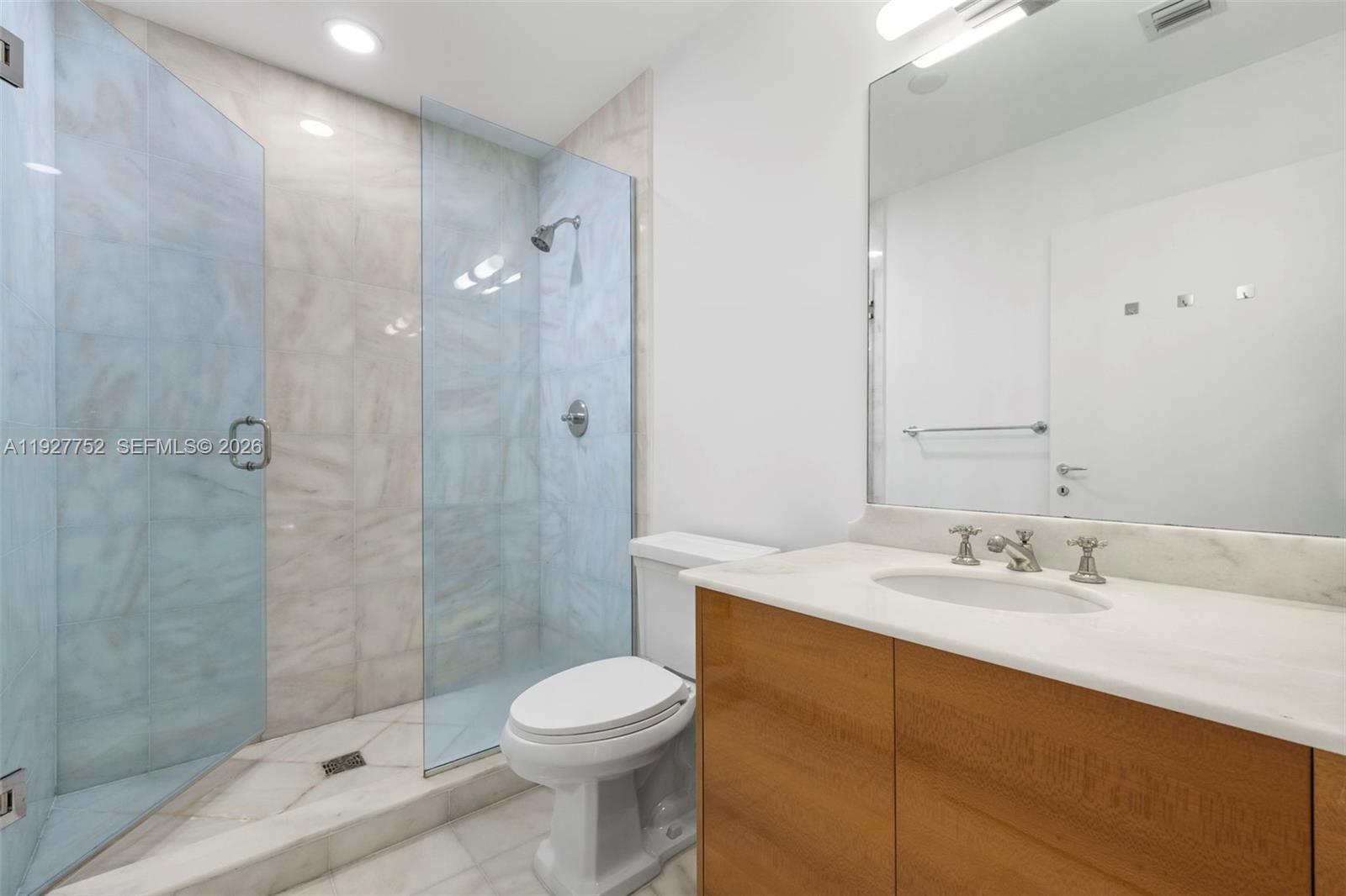 50 S Pointe Dr #1107, Miami Beach FL 33139