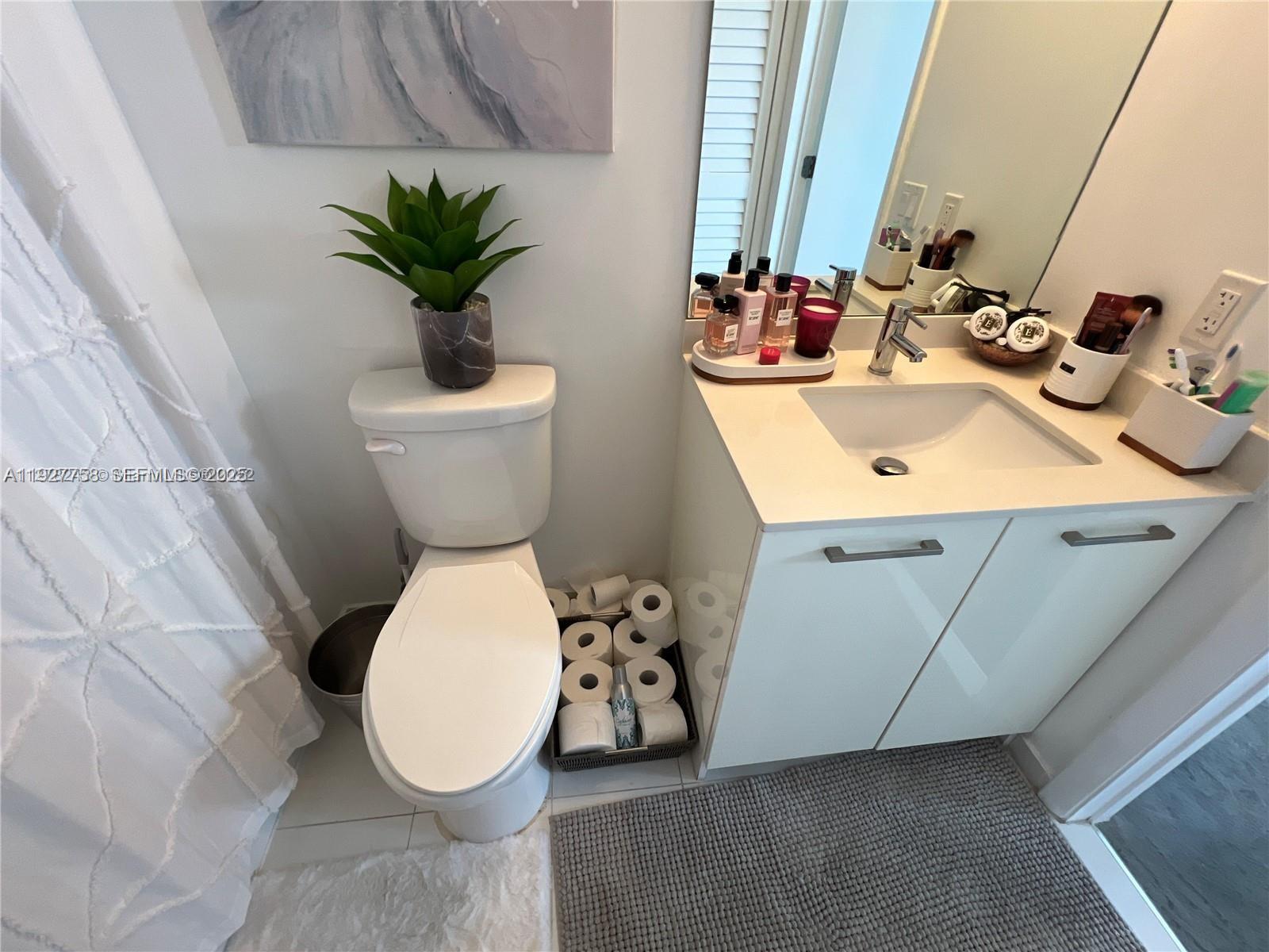 151 SE 1st St #702, Miami FL 33131