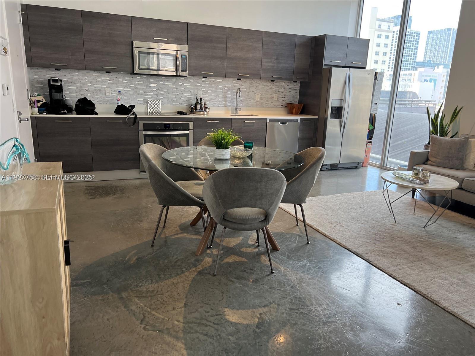 151 SE 1st St #702, Miami FL 33131