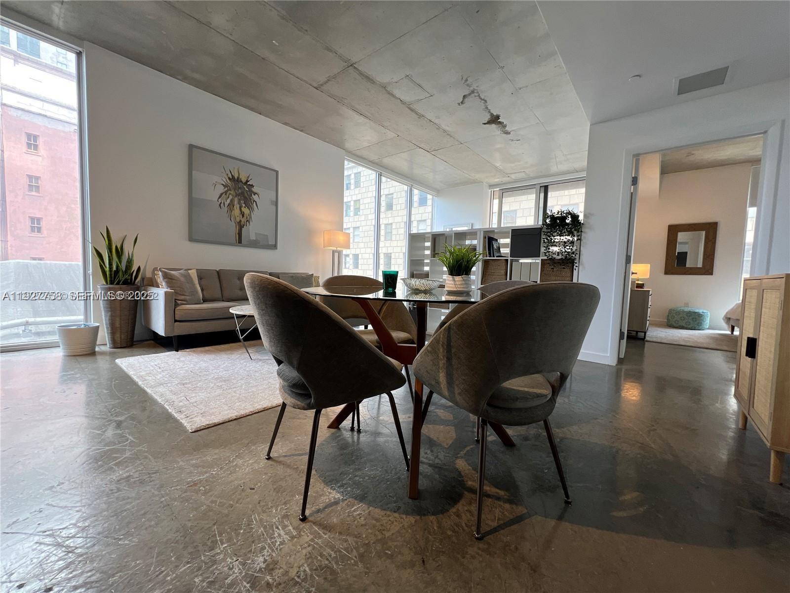 151 SE 1st St #702, Miami FL 33131