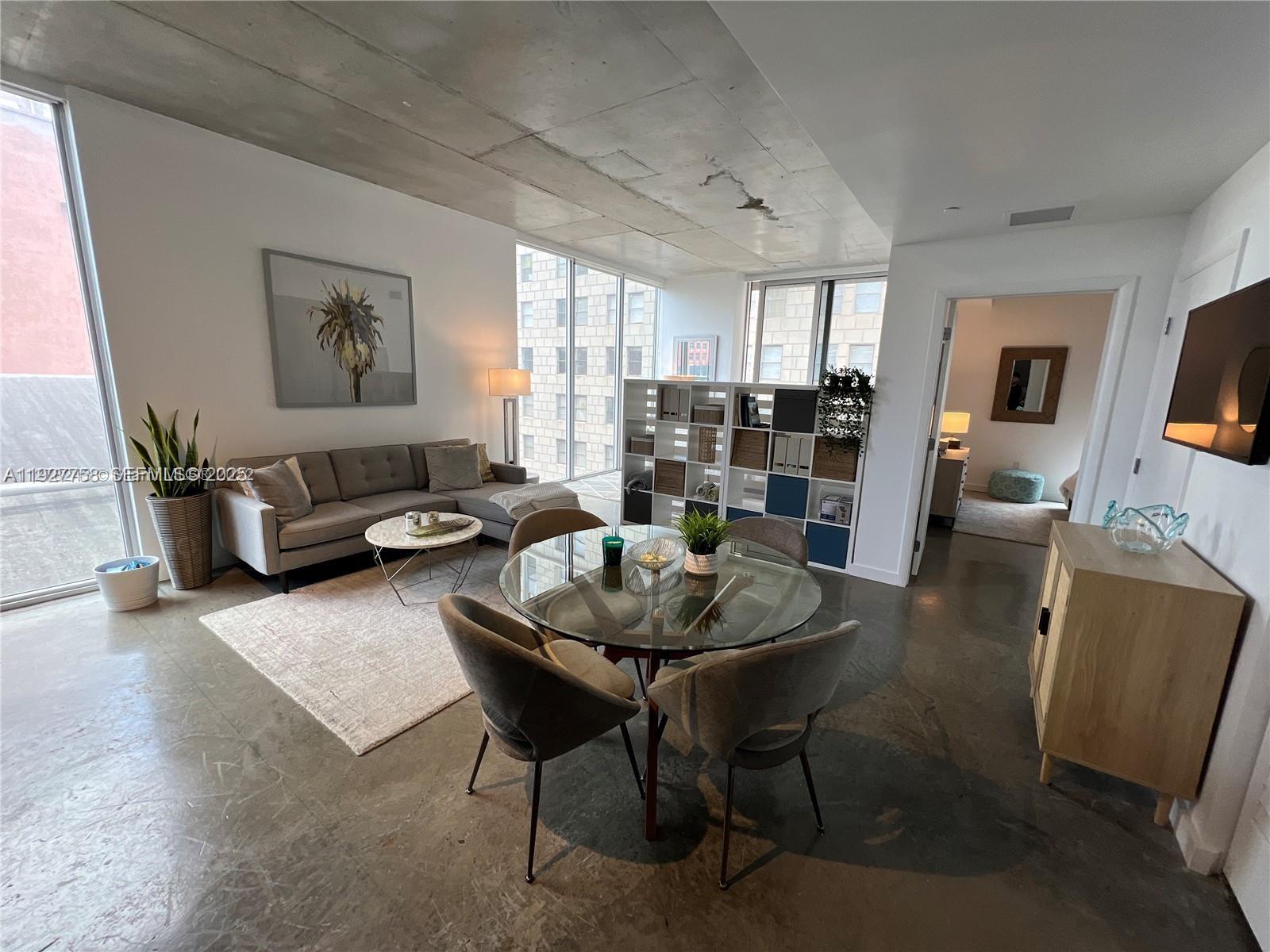 151 SE 1st St #702, Miami FL 33131