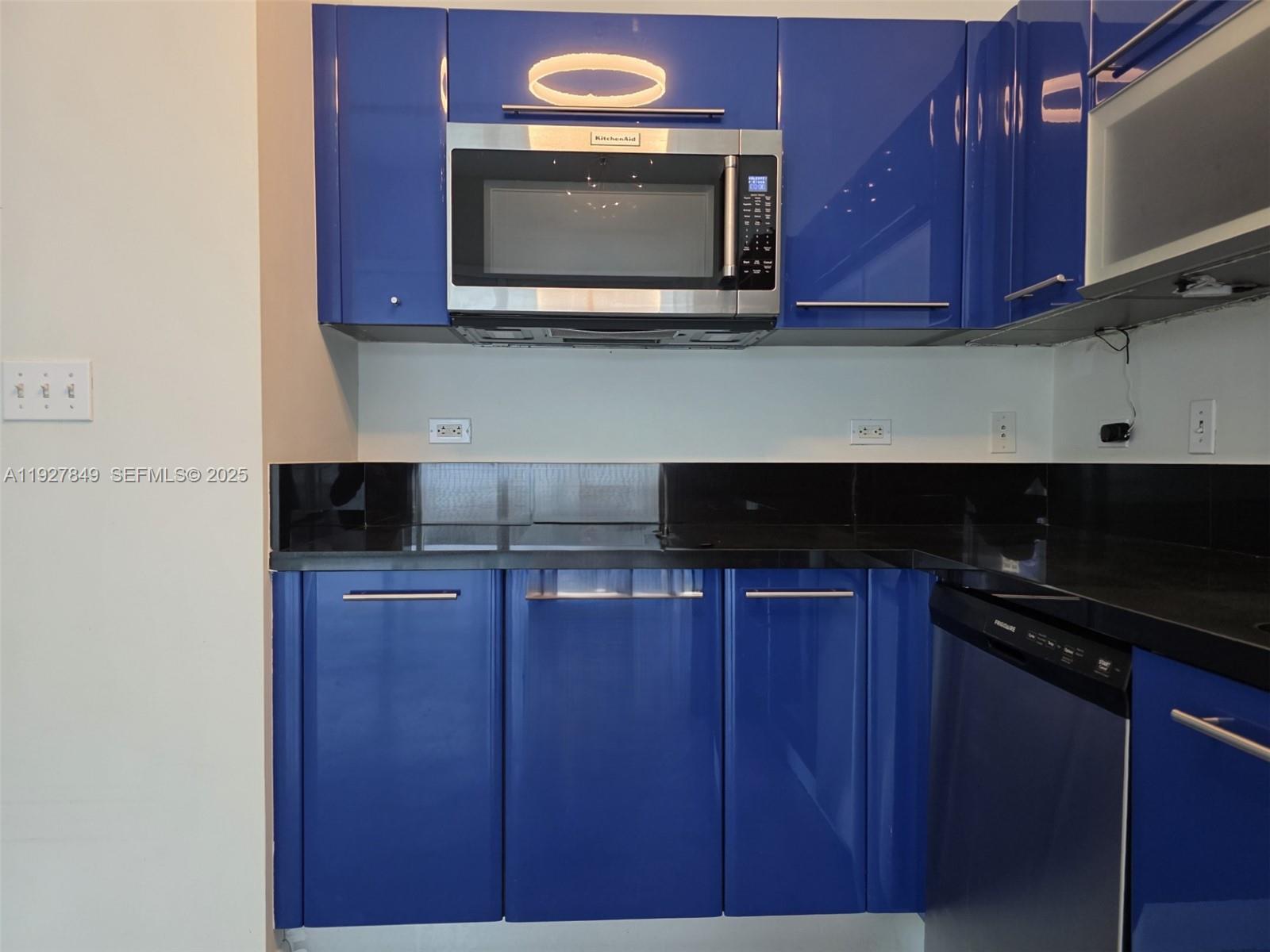 253 NE 2nd St #324, Miami FL 33132