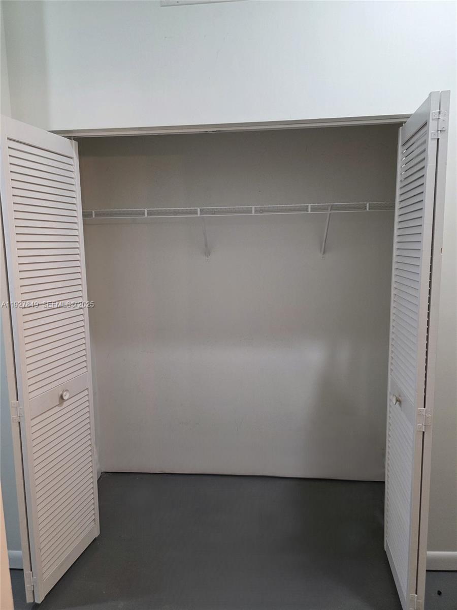 253 NE 2nd St #324, Miami FL 33132
