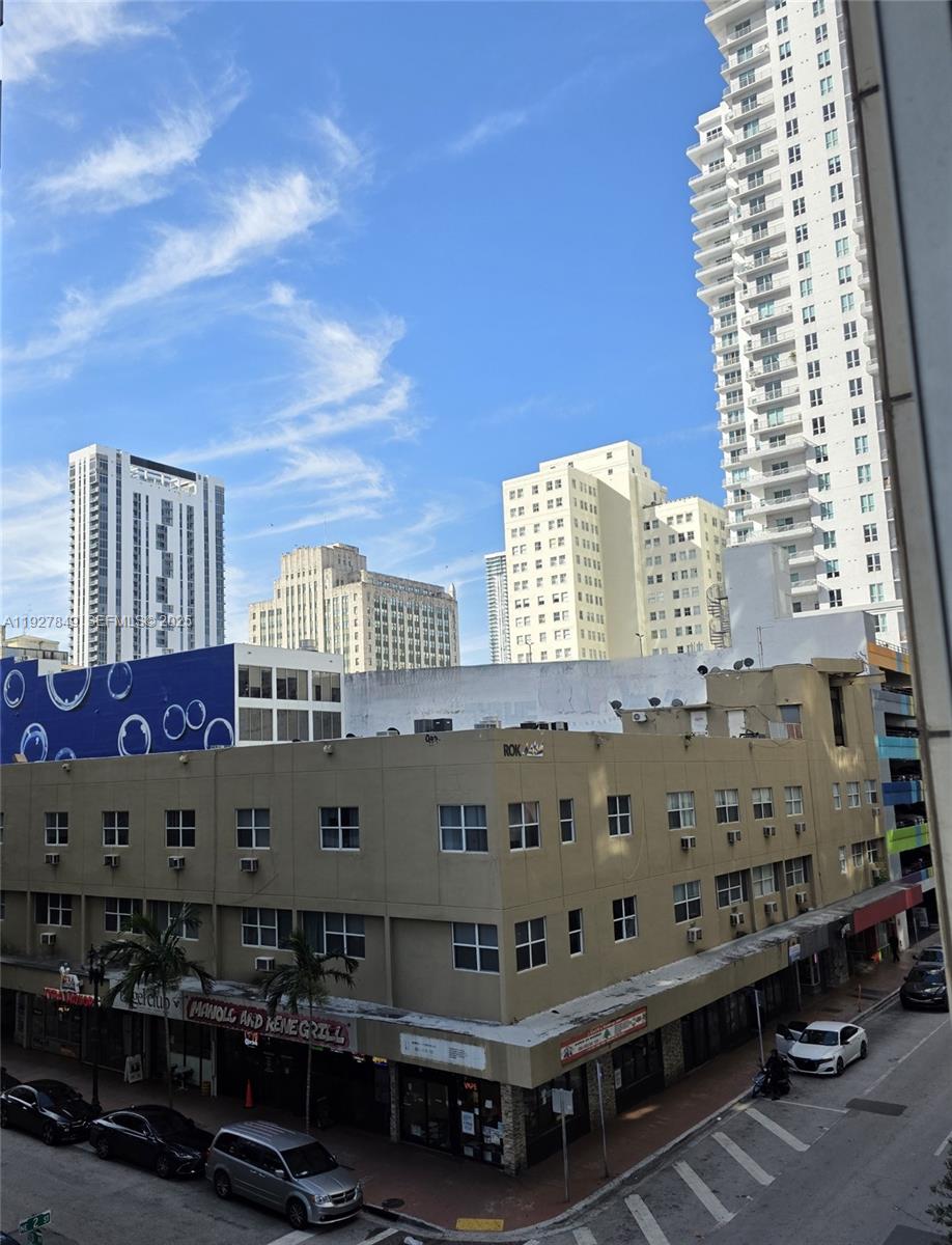 253 NE 2nd St #324, Miami FL 33132