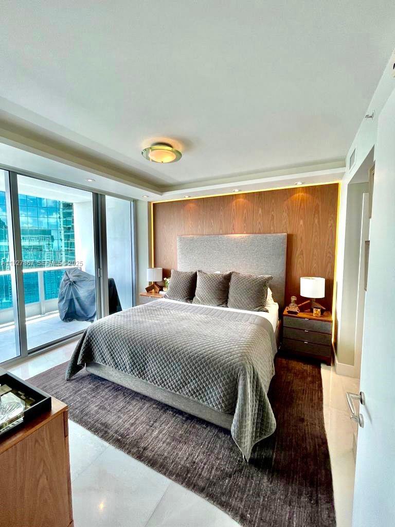 200 BISCAYNE BLVD WAY #4310, Miami FL 33131