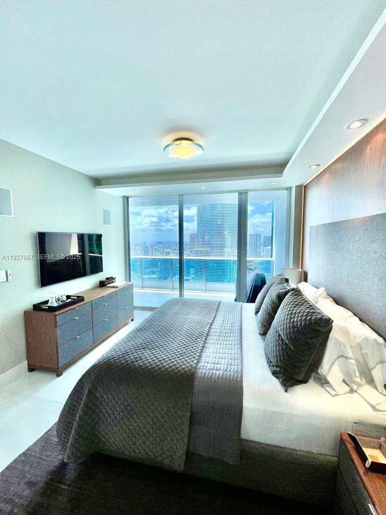 200 BISCAYNE BLVD WAY #4310, Miami FL 33131