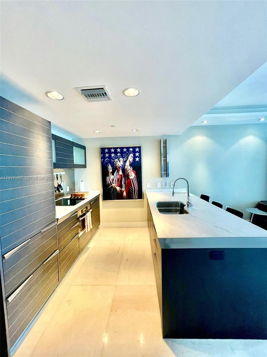 200 BISCAYNE BLVD WAY #4310, Miami FL 33131