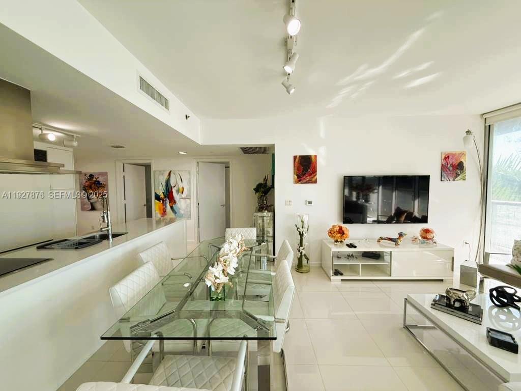 495 Brickell Ave #511, Miami FL 33131