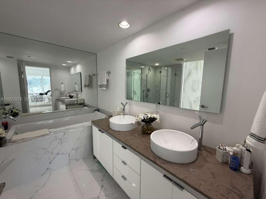495 Brickell Ave #511, Miami FL 33131