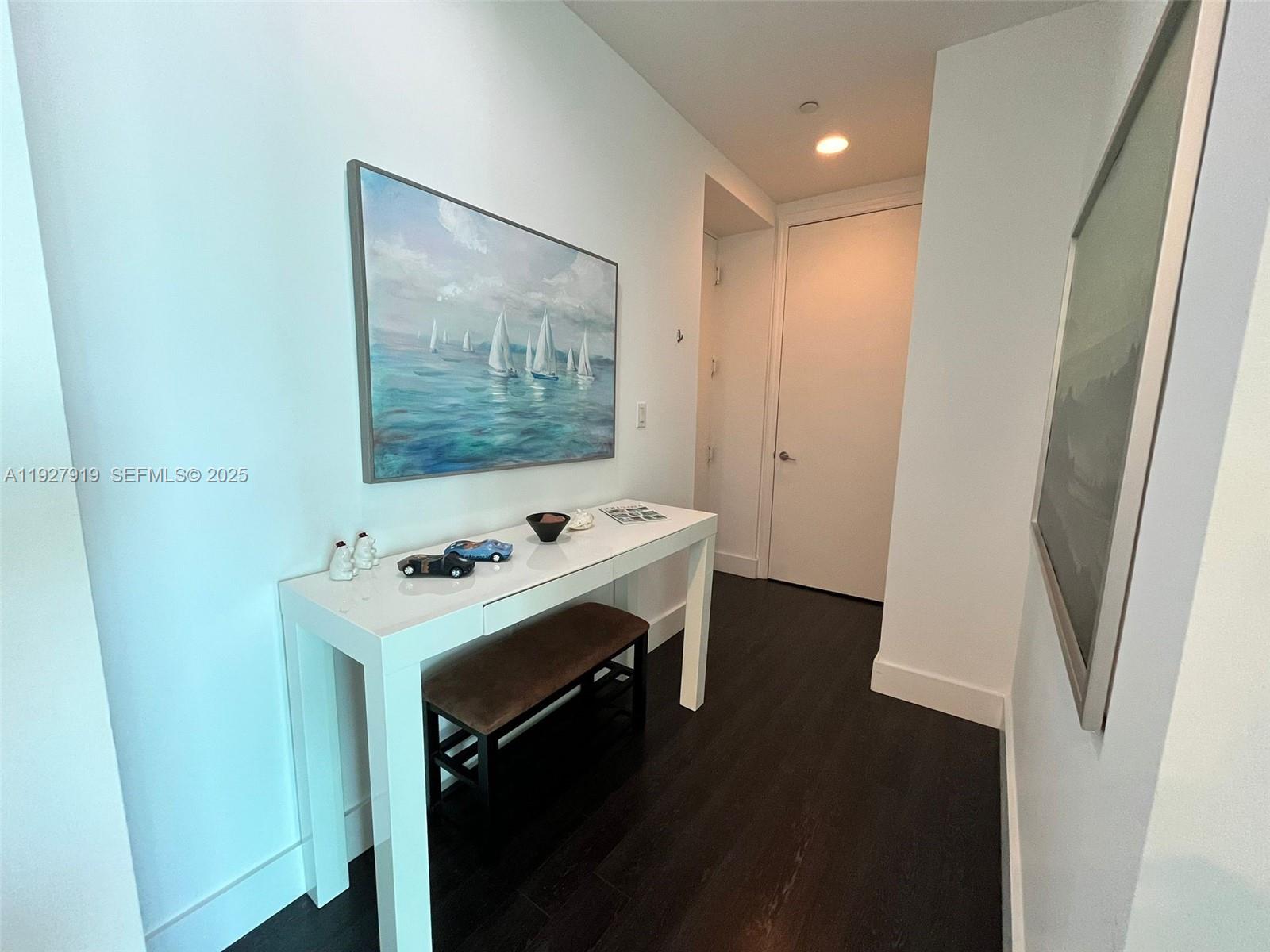 55 SE 6th St #4103, Miami FL 33131