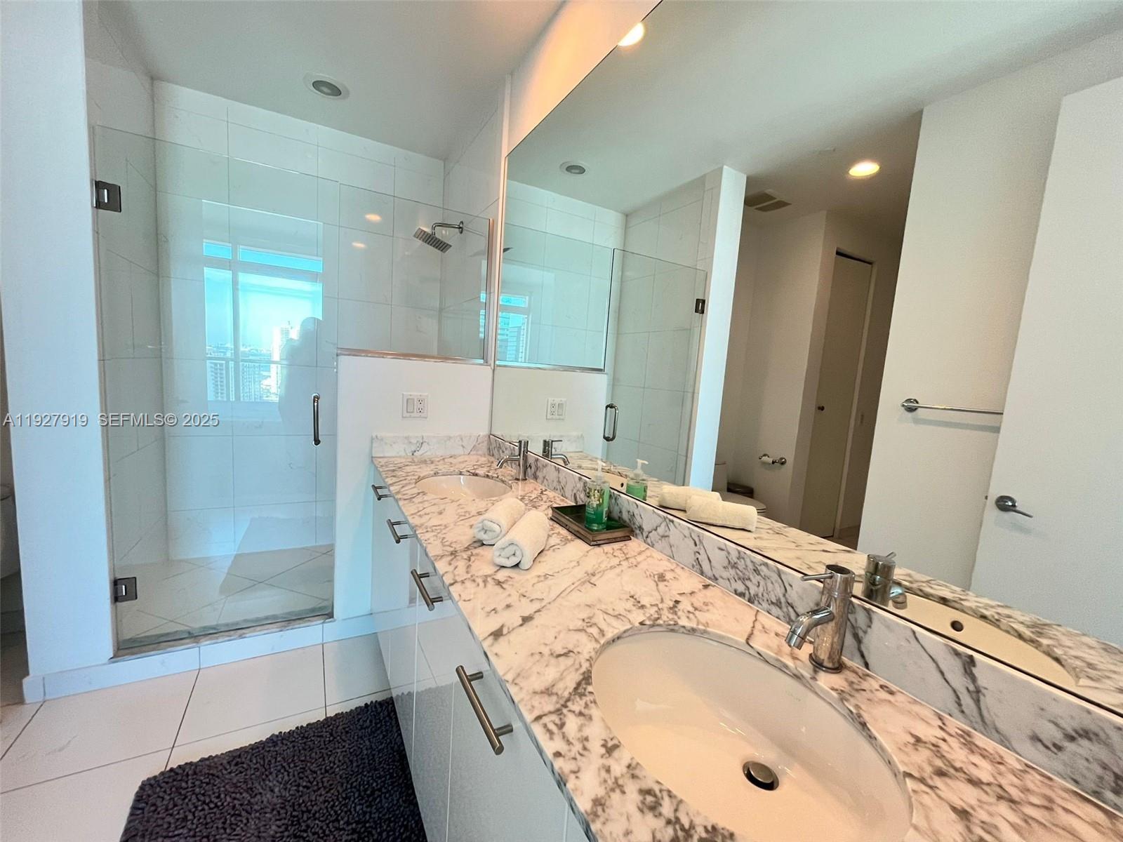 55 SE 6th St #4103, Miami FL 33131
