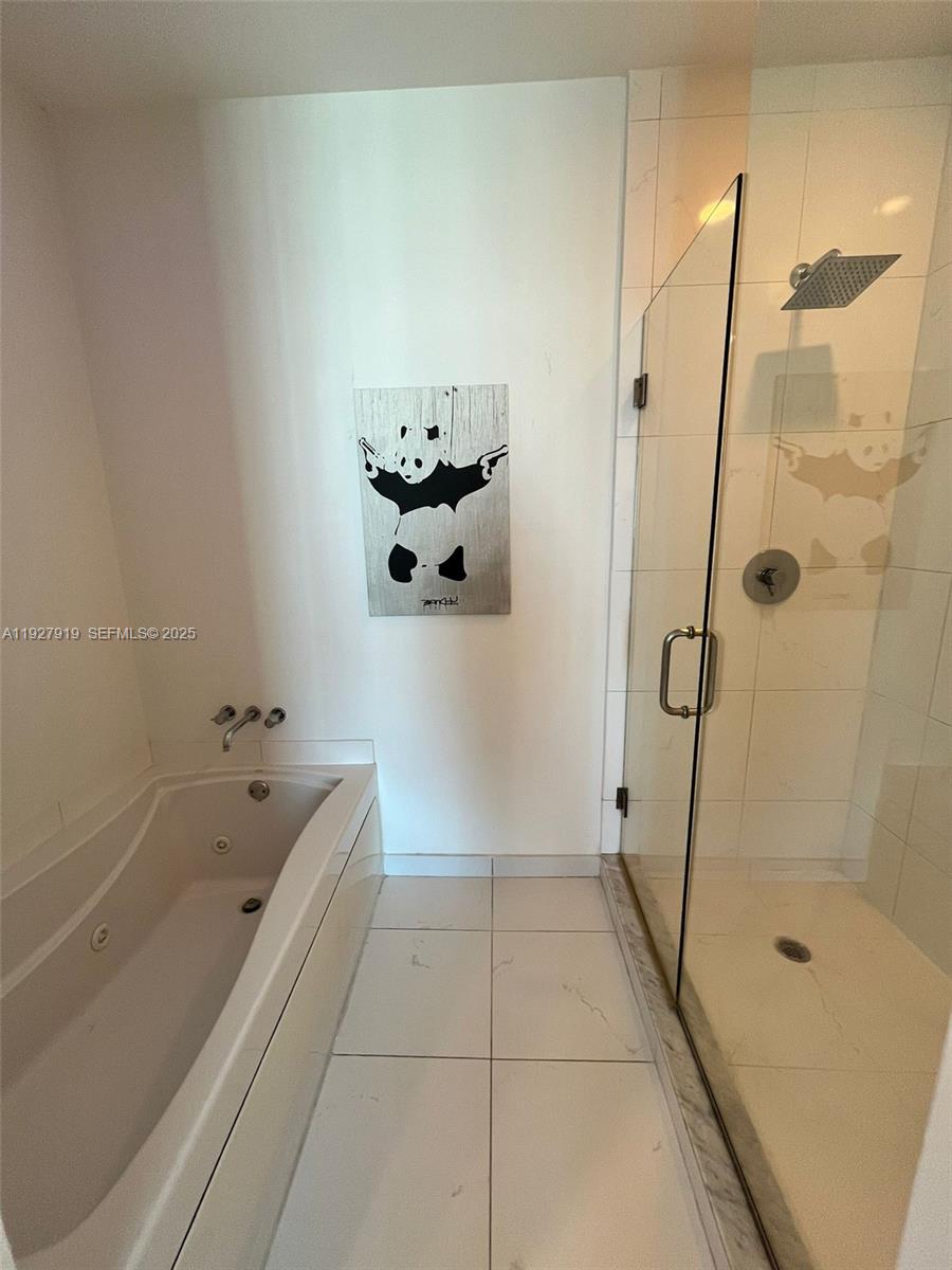 55 SE 6th St #4103, Miami FL 33131