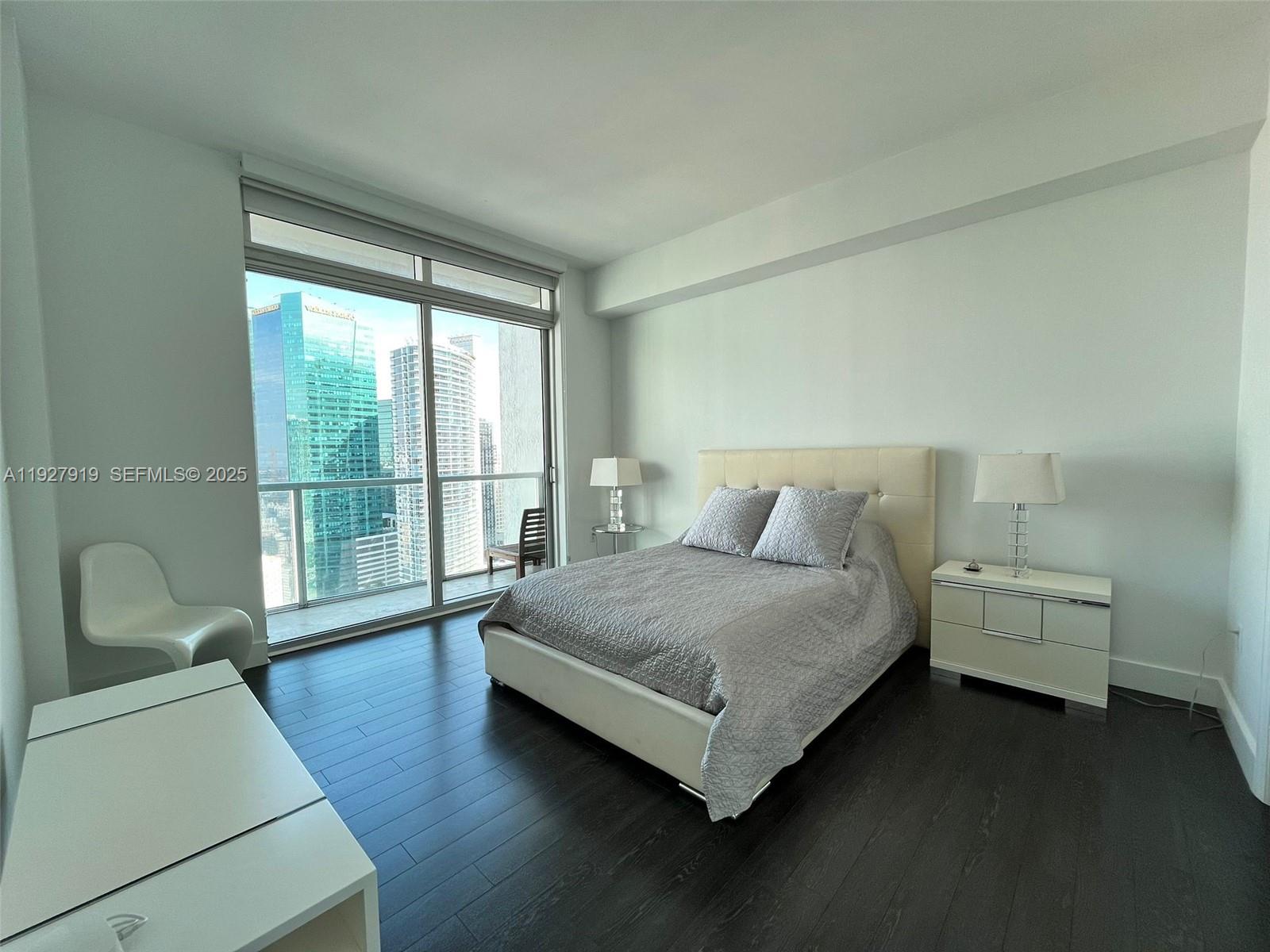 55 SE 6th St #4103, Miami FL 33131