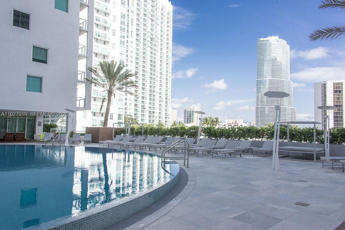 55 SE 6th St #4103, Miami FL 33131