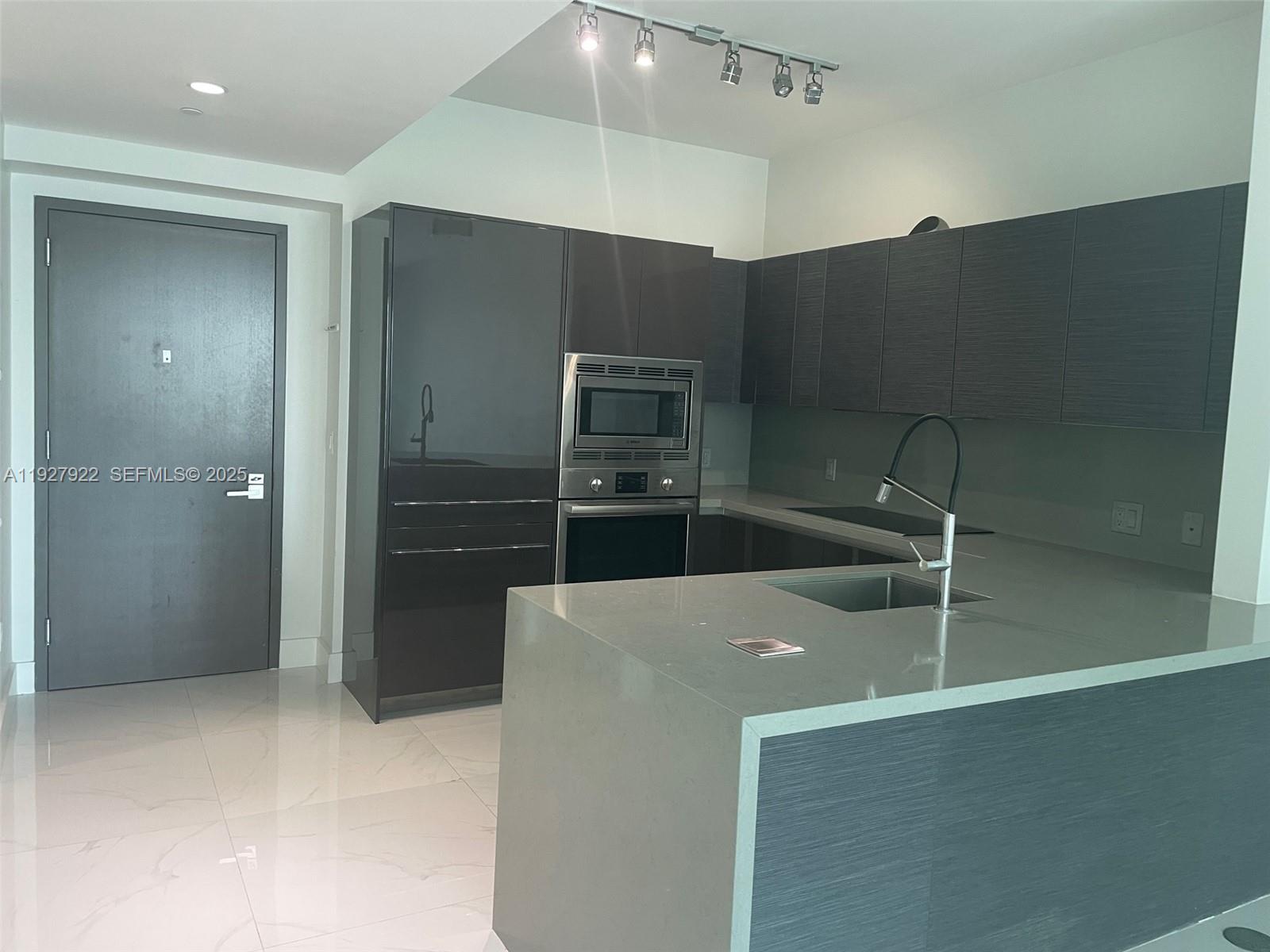 1080 Brickell Ave #1607, Miami FL 33131
