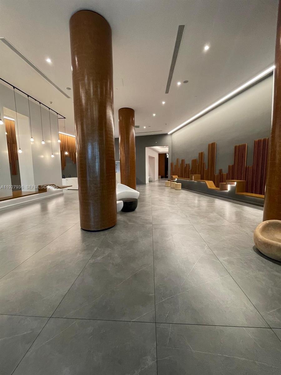 350 S Miami Ave #2814, Miami FL 33130