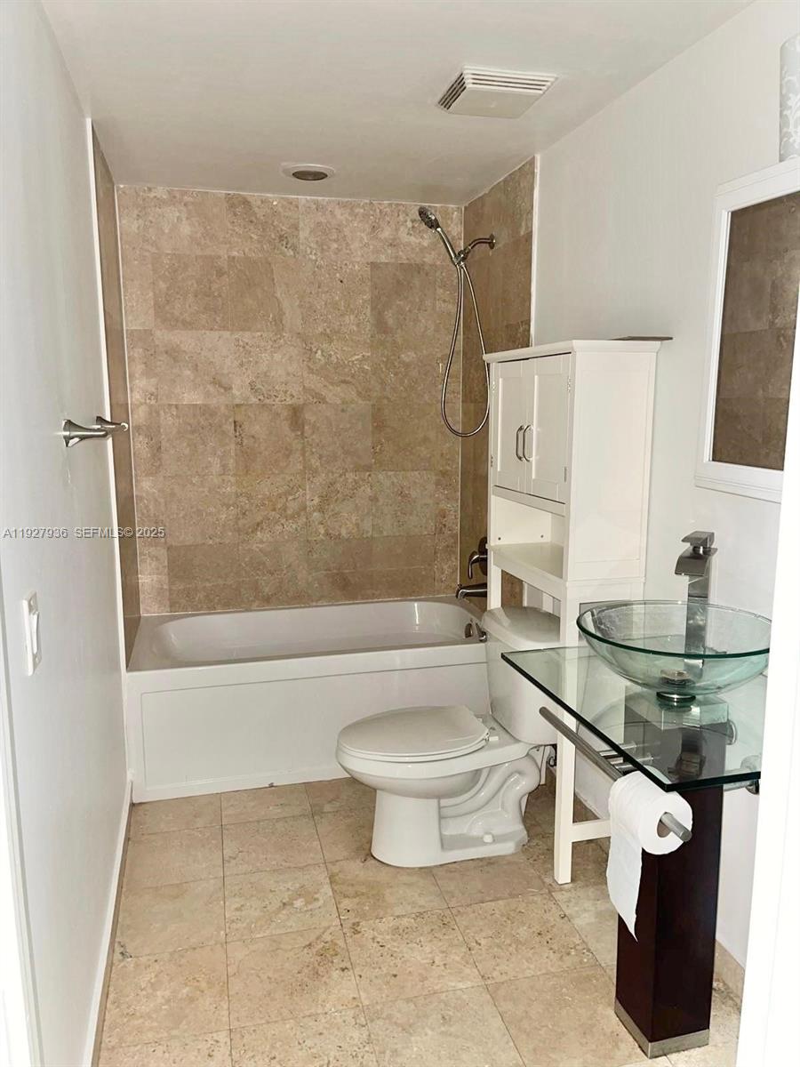 350 S Miami Ave #2814, Miami FL 33130