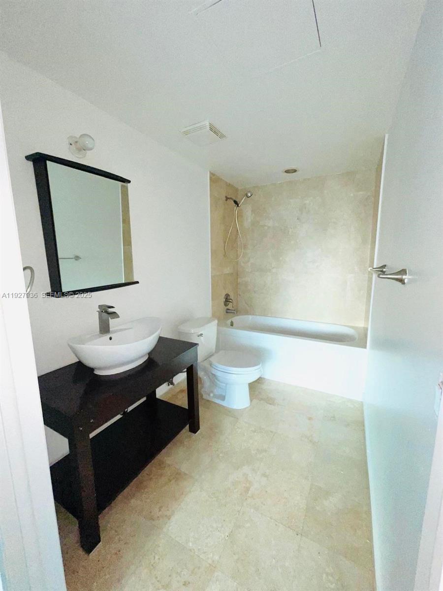350 S Miami Ave #2814, Miami FL 33130