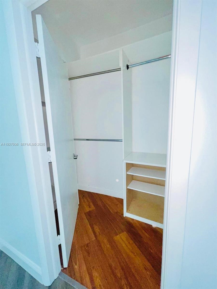 350 S Miami Ave #2814, Miami FL 33130