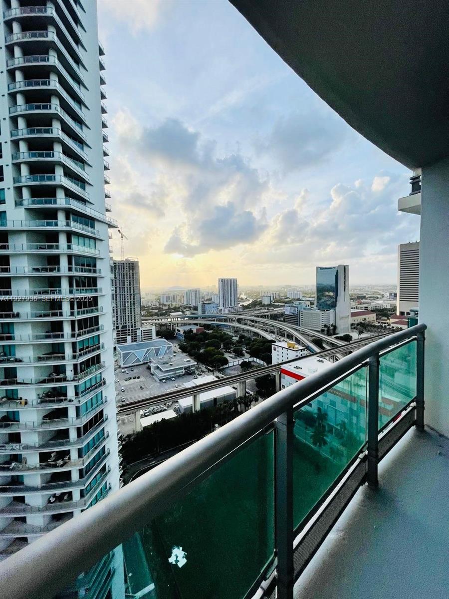350 S Miami Ave #2814, Miami FL 33130