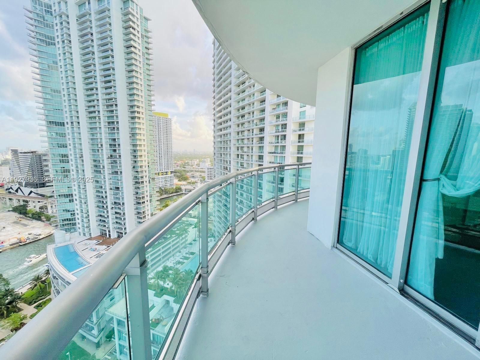 350 S Miami Ave #2814, Miami FL 33130