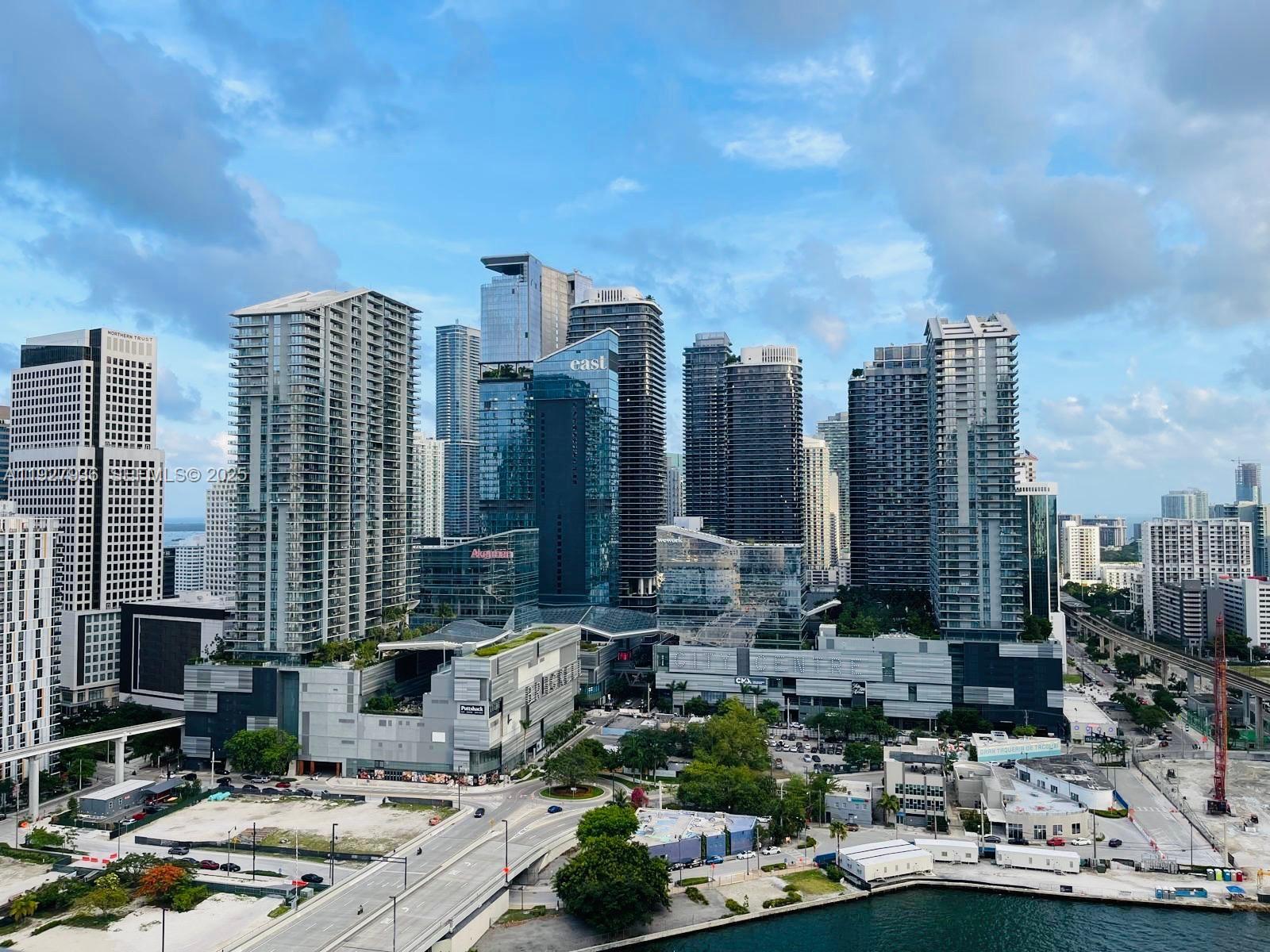 350 S Miami Ave #2814, Miami FL 33130