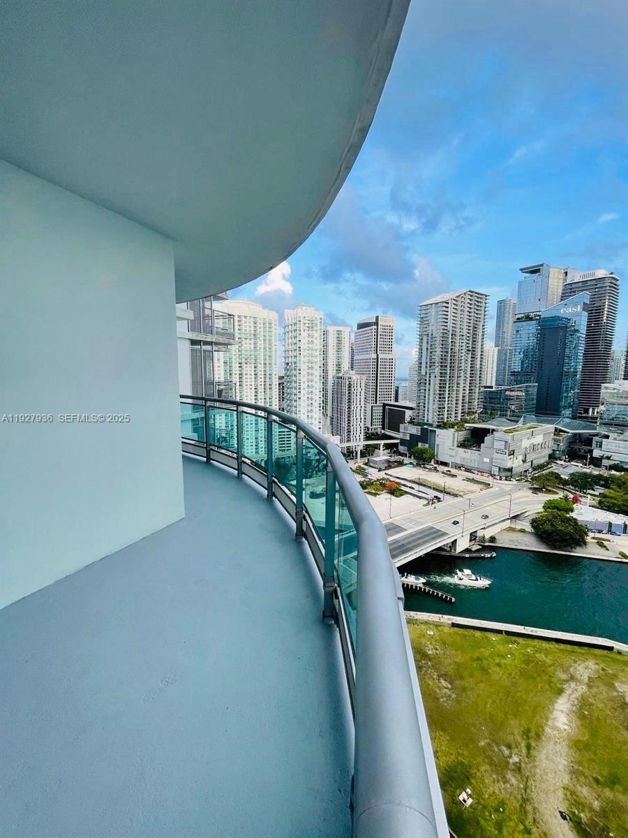 350 S Miami Ave #2814, Miami FL 33130