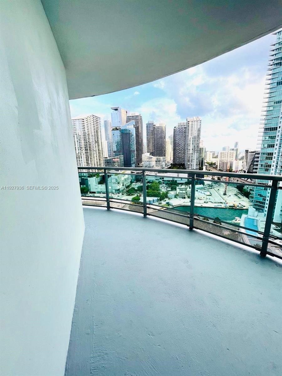 350 S Miami Ave #2814, Miami FL 33130