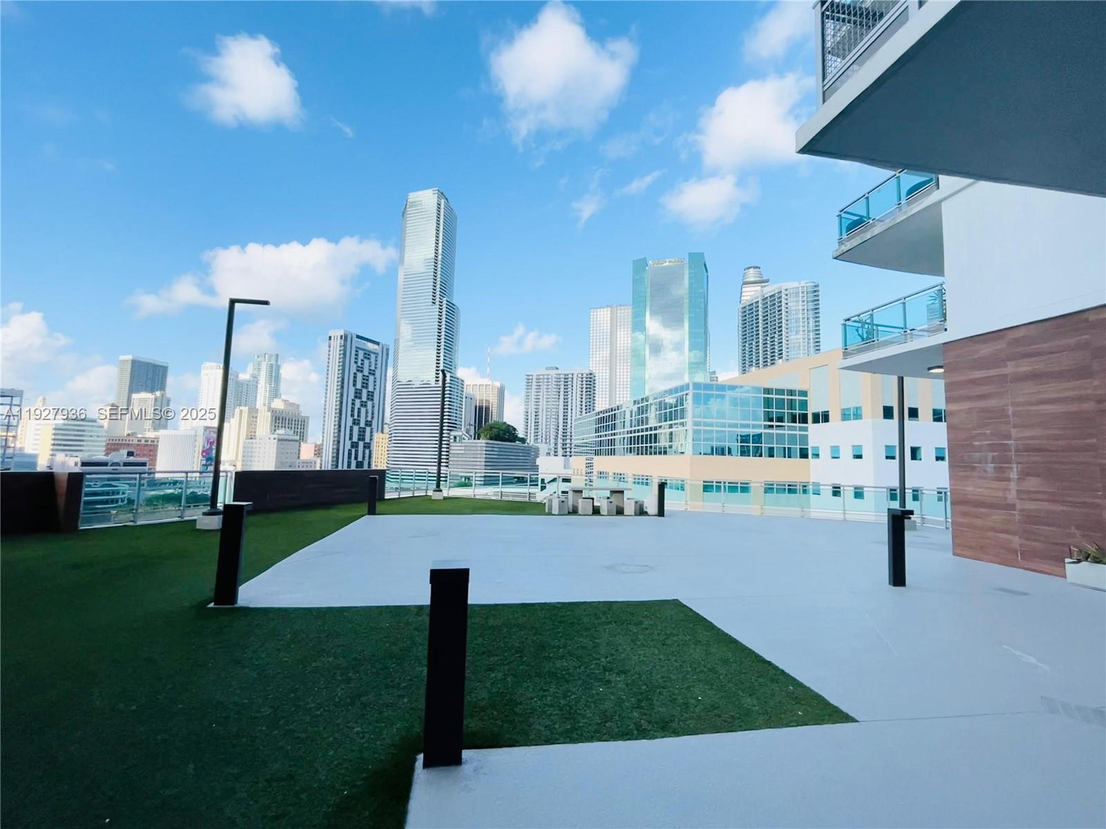 350 S Miami Ave #2814, Miami FL 33130